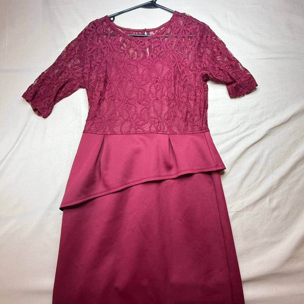 En Focus Studio Burgundy Lace Peplum Midi Dress Womens Size 12 Short Sleeve Wine
